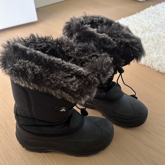 Kamik snow boats - Picture 1 of 4